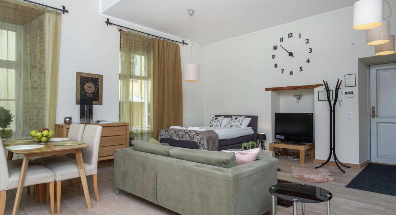 Spacious Studio Apartment In The Heart Of Old Town Talin Exterior foto